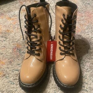 New Latte Unionbay Ginny 2 Patent Moto Lace Up Boots 9